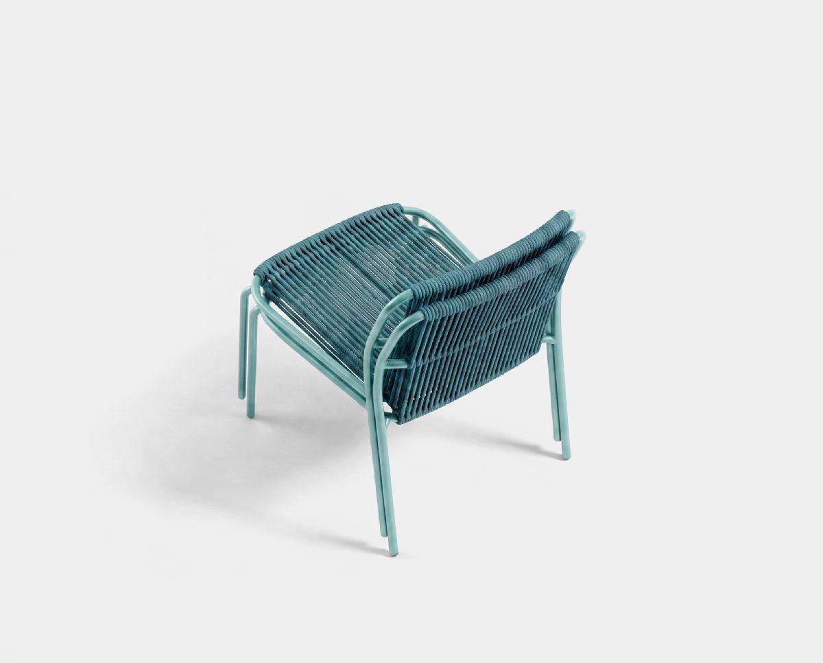 09_YUCCA _Easy Chair 2 _back45 _low.jpg